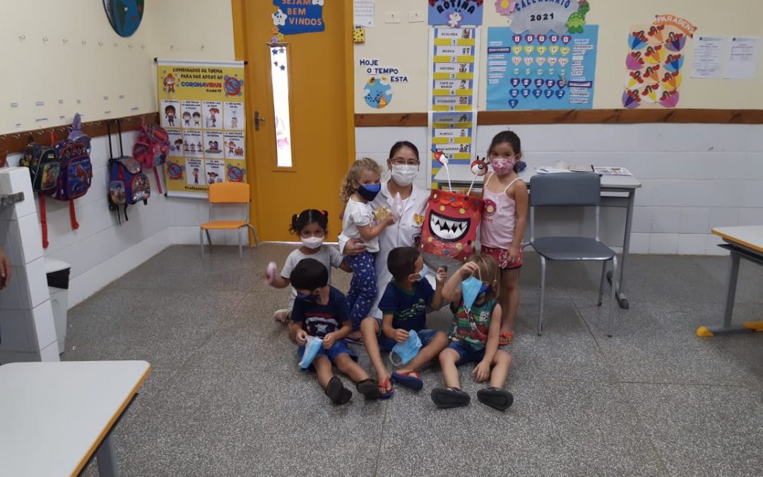 Secretaria de Saúde realiza ações de prevenção contra covid-19 na rede municipal de ensino.
