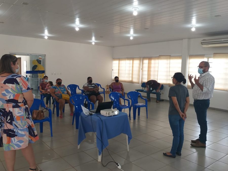 Secretaria Municipal de Assistência Social e Agehab realizam reunião com os beneficiários do Projeto Lote Urbanizado.