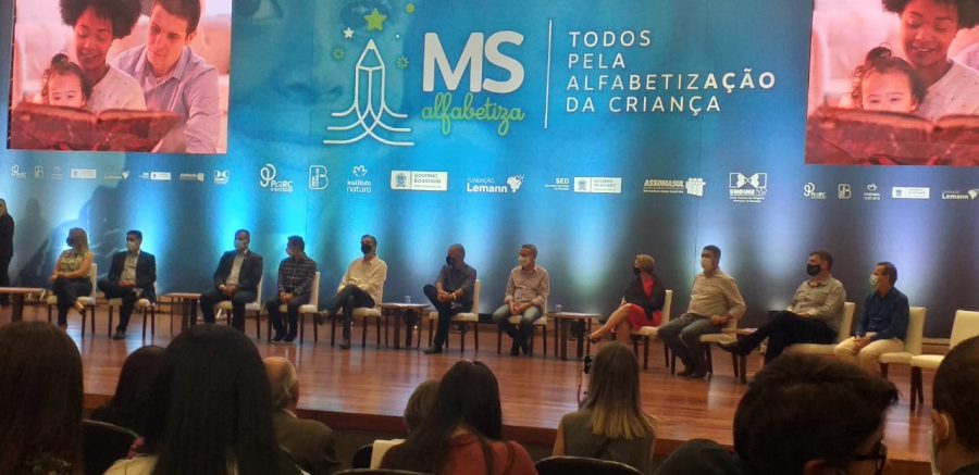 Prefeito de Figueirão participa do lançamento do Programa MS Alfabetiza.