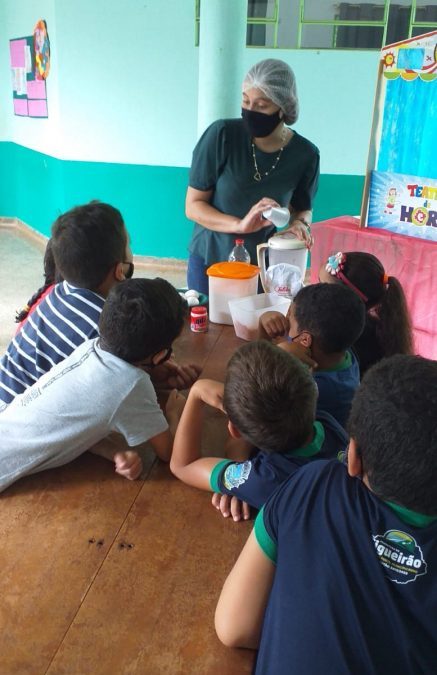 Secretaria Municipal de Educação realiza ação de educação nutricional na Comunidade de Santa Tereza.