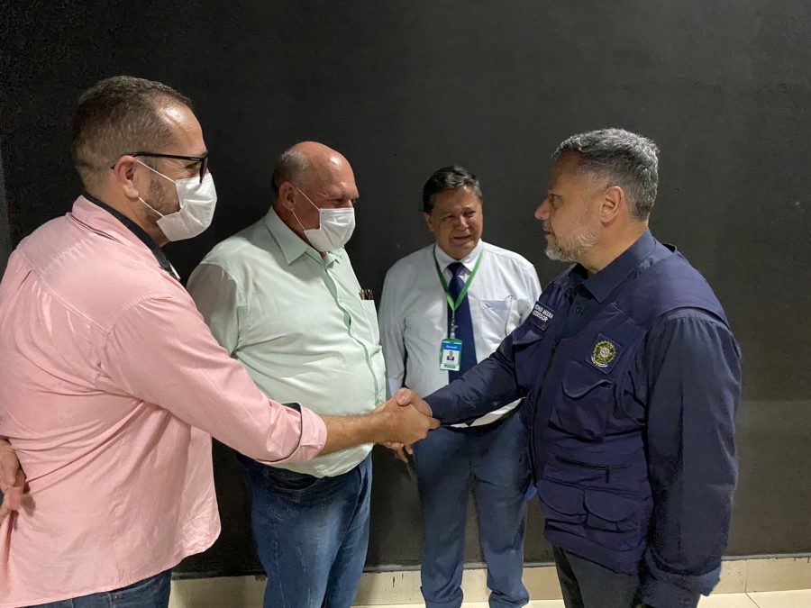 Prefeito de Figueirão Professor Juvenal Consolaro e Secretário Municipal de Assistência Social participam do lançamento do programa Famílias Fortes.