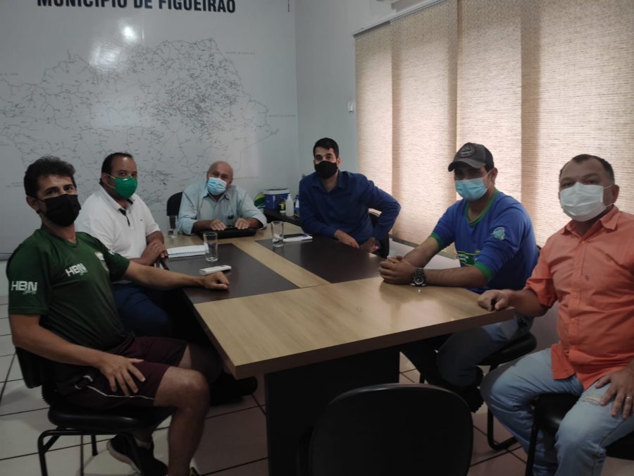 Prefeito de Figueirão Professor Juvenal Consolaro e vice-prefeito Jorge Mortari participam de reunião com o Presidente do Sindicato dos Servidores Municipais.