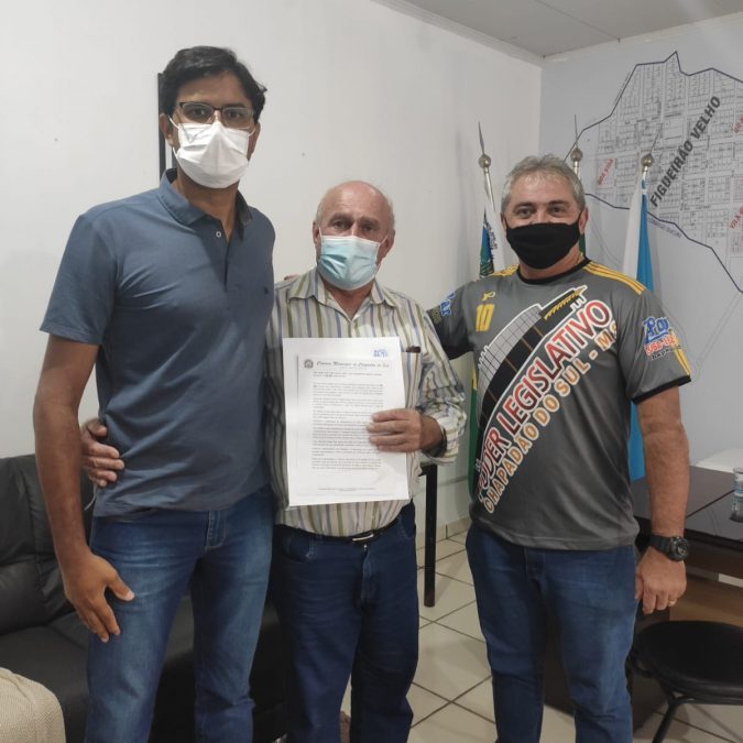 Prefeito de Figueirão Professor Juvenal Consolaro recebe a visita do Presidente da Câmara Municipal de Chapadão do Sul.