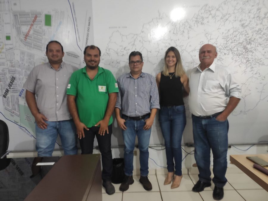 Prefeito, vice-prefeito e Secretário de Gestão recebem visita de Gerente do Banco Sicoob de Costa Rica.
