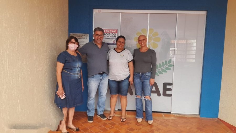 SECRETÁRIOS DE EDUCAÇÃO E DE ASSISTÊNCIA SOCIAL DE FIGUEIRÃO VISITAM APAE DE COSTA RICA