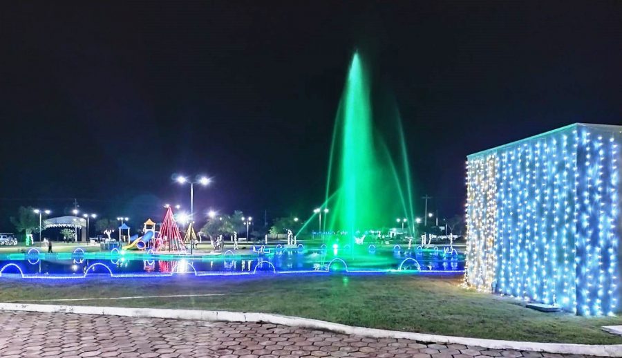 PREFEITURA DE FIGUEIRÃO INAUGURA LUZES DO “NATAL DOS SONHOS” NA PRAÇA CENTRAL
