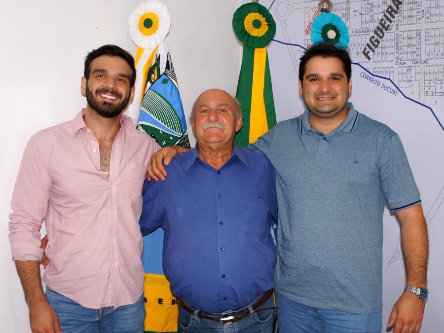 PREFEITO RECEBE EMPRESÁRIOS NO GABINETE