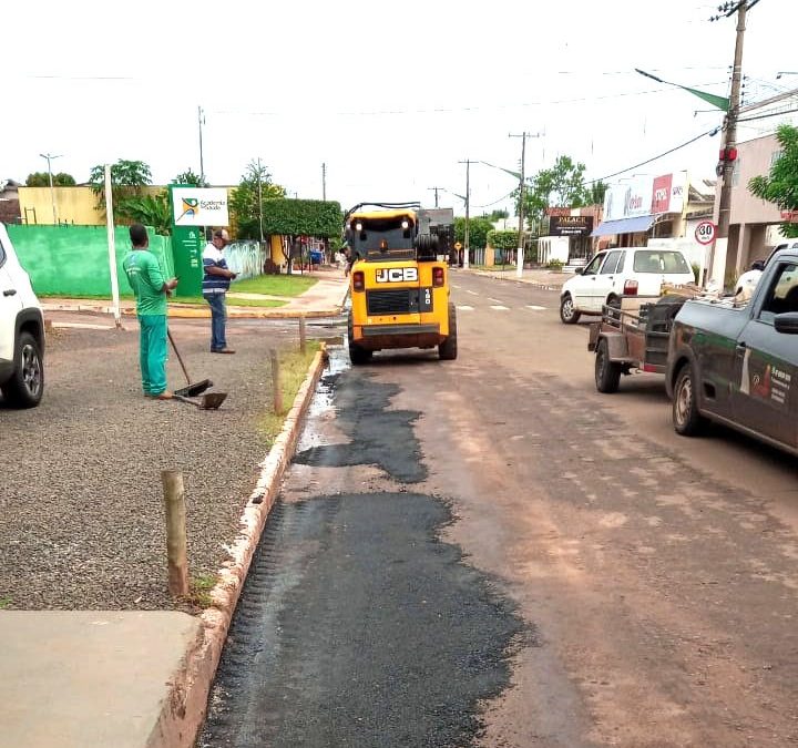 PREFEITURA FAZ REPAROS NA CIDADE