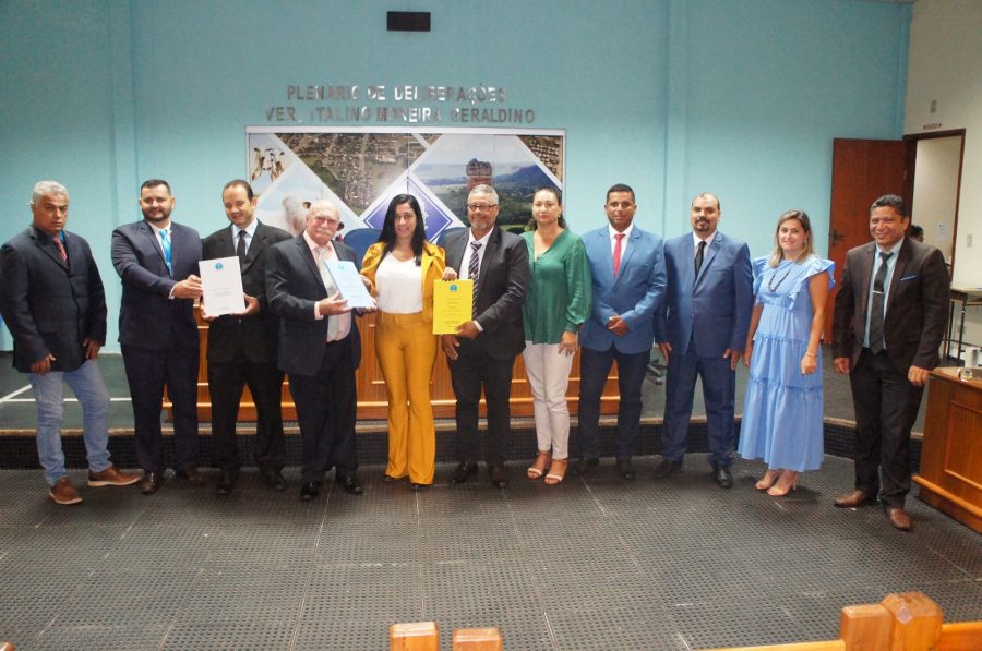 DURANTE SESSÃO SOLENE DA CÂMARA, PREFEITO JUVENAL DESTACA PROJETOS E ANUNCIA INVESTIMENTOS EM FIGUEIRÃO PARA 2023