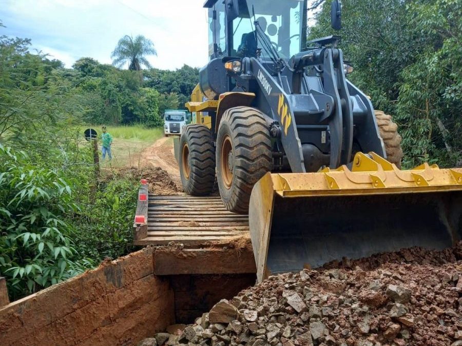 SECRETARIA DE INFRAESTRUTURA E SERVIÇOS PÚBLICOS REALIZA REPAROS NAS REGIÕES DANIFICADAS PELA CHUVA