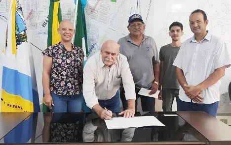 Ordem de serviço para construção de casas populares continua