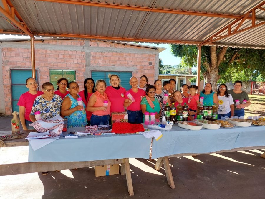 ASSISTÊNCIA SOCIAL HOMENAGEIA MÃES DE SANTA TEREZA