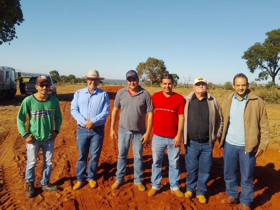 PREFEITO JUVENAL, VICE-PREFEITO JORGE E VEREADOR ABADIO VISITAM A REGIÃO DO CARACOL