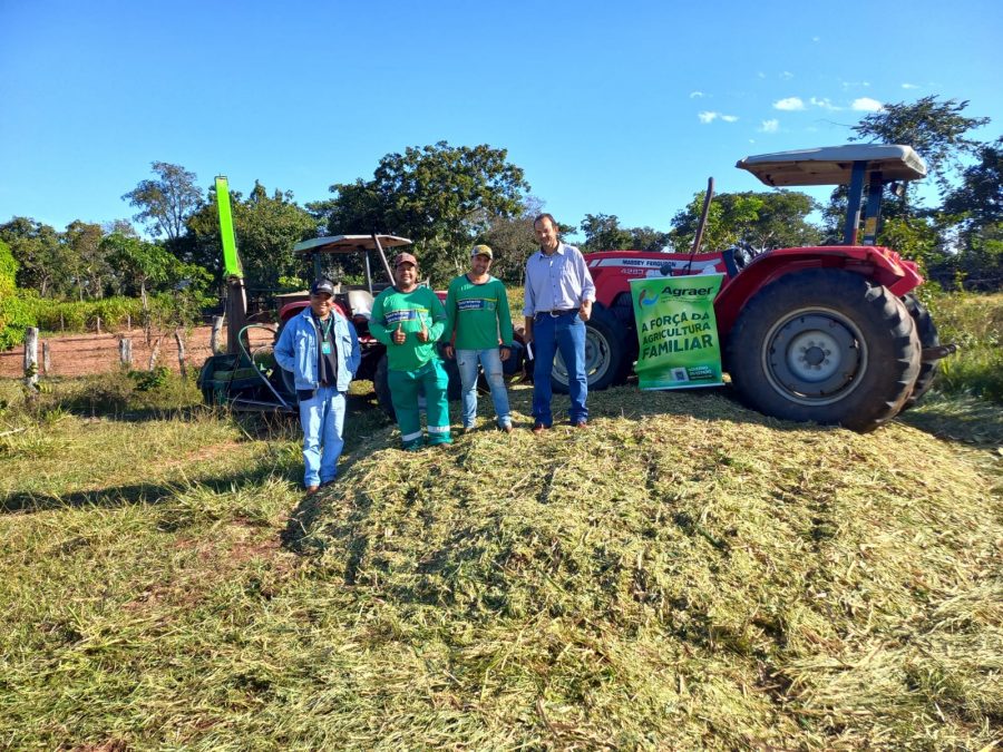 SECRETARIA ATENDE PEQUENOS PRODUTORES