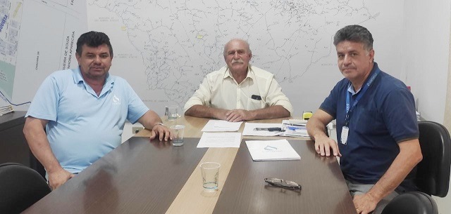 PREFEITO RECEBE SUPERVISOR DA SANESUL