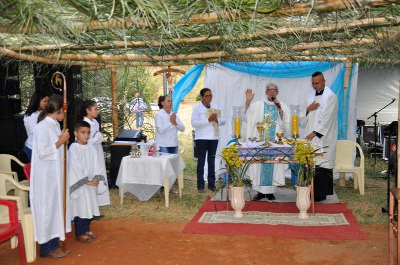 REALIZADA EM FIGUEIRÃO A FESTA DA FAZENDA EM LOUVOR À PADROEIRA