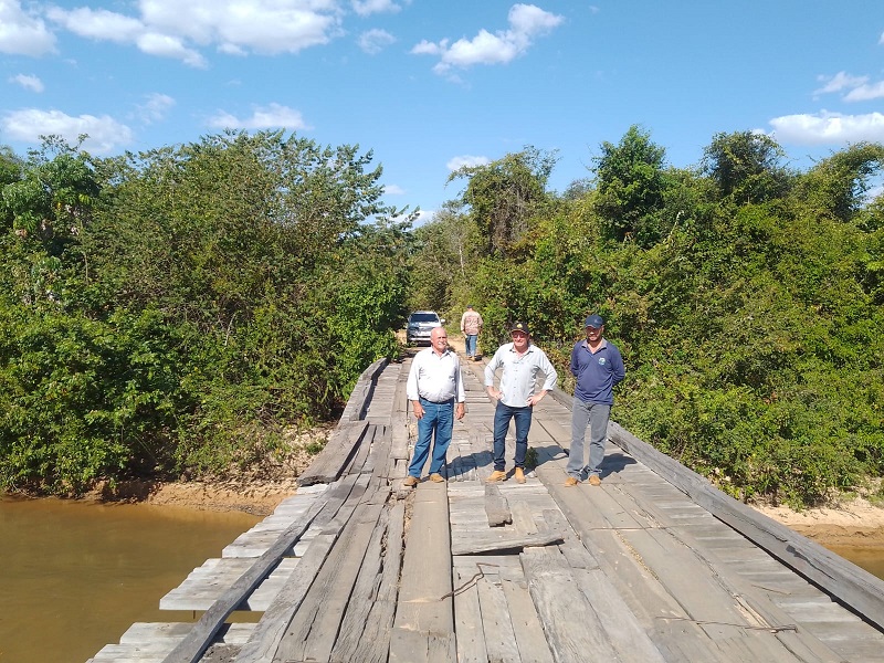 GOVERNO ESTADUAL CONSTRÓI PONTE ENTRE FIGUEIRÃO E ALCINÓPOLIS