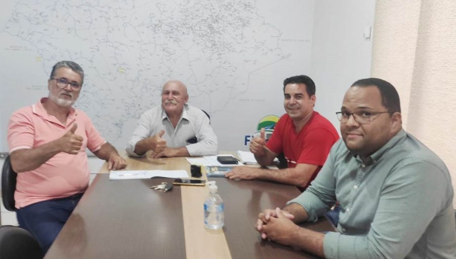 ASSESSOR DE DEPUTADO VISITA PREFEITO JUVENAL