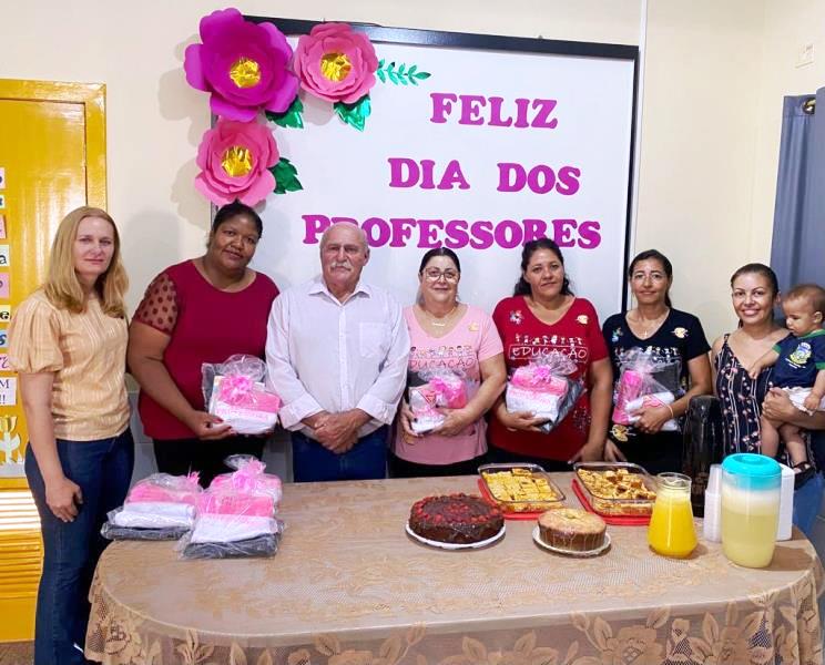PREFEITURA MUNICIPAL DE FIGUEIRÃO REALIZA HOMENAGEM AO DIA DO PROFESSOR