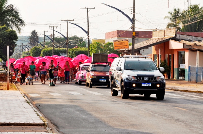 SECRETARIA DE ASSITÊNCIA SOCIAL REALIZA CAMINHADA  DO OUTUBRO ROSA