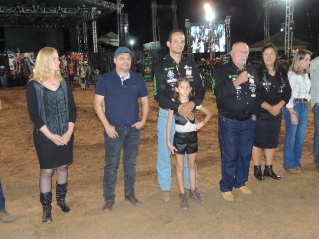 COMPETIDOR DO PARANÁ VENCE O II RODEIO FEST DO  20º ANIVERSÁRIO DE FIGUEIRÃO