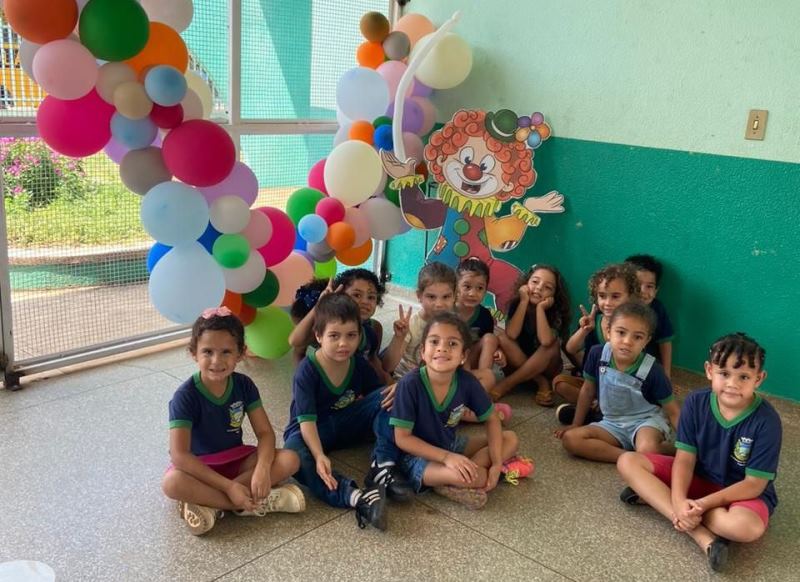 ESCOLAS DA REDE MUNICIPAL DE ENSINO COMEMORAM O DIA DAS CRIANÇAS