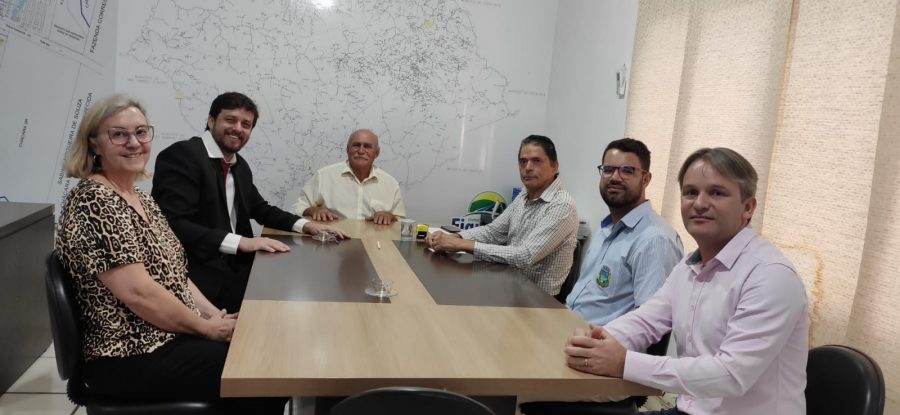 PREFEITO JUVENAL RECEBE NOVO TABELIÃO DE FIGUEIRÃO