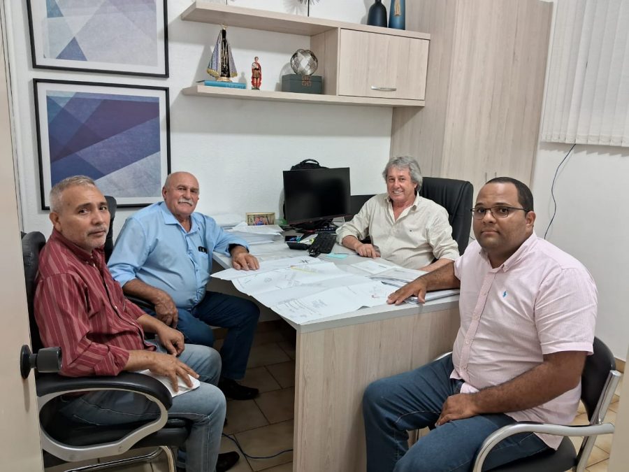 Prefeito esteve em reunião no cartório de Registro de Imóveis de Camapuã