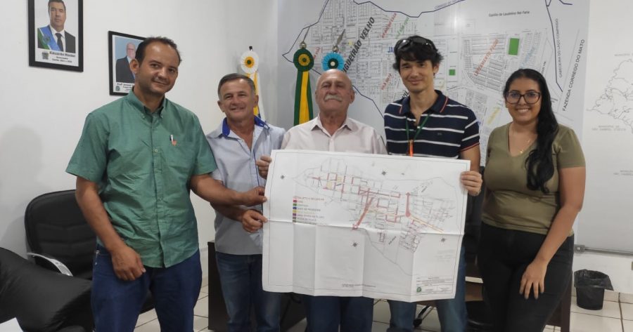 Equipe do Detran/MS faz levantamento para a implantação de quebra-molas e faixas elevadas.