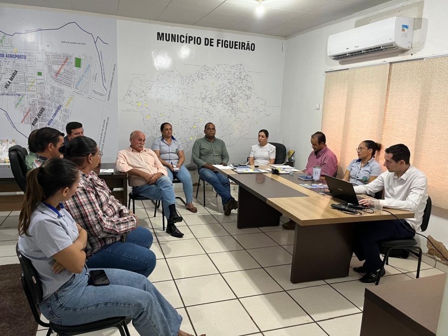 Prefeito reúne com secretários municipais