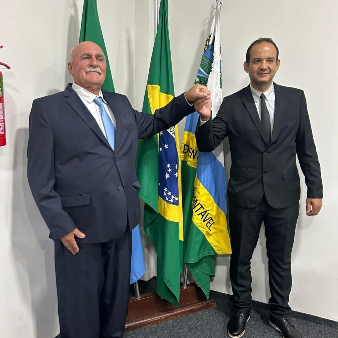 Prefeito Juvenal Consolaro, Vice-Prefeito Jorge Mortari e vereadores tomam Posse