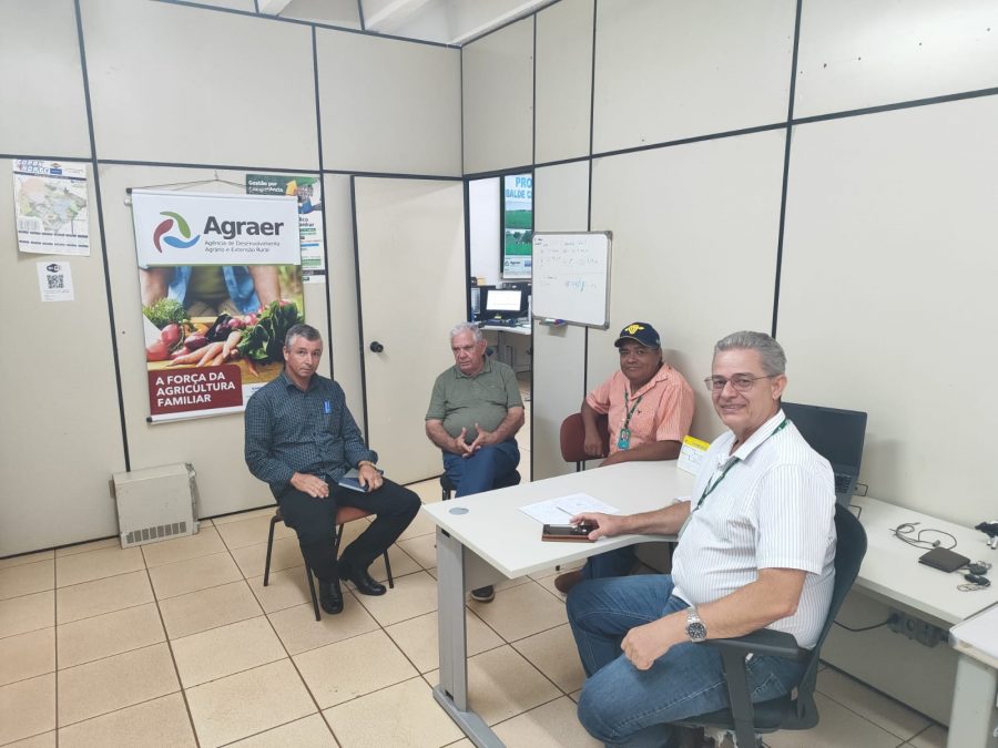 Secretário da Pequena Propriedade Rural visita a Regional da Agraer