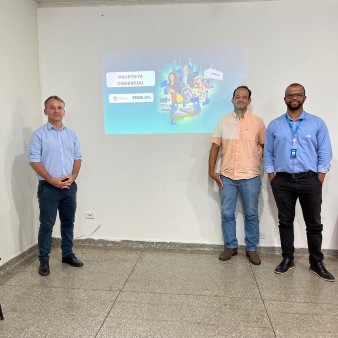 Vice-Prefeito recebe Técnico do Senai