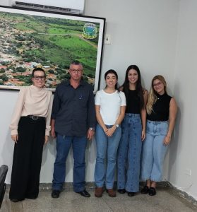 Secretário da Pequena Propriedade recebeu consultora do Sebrae